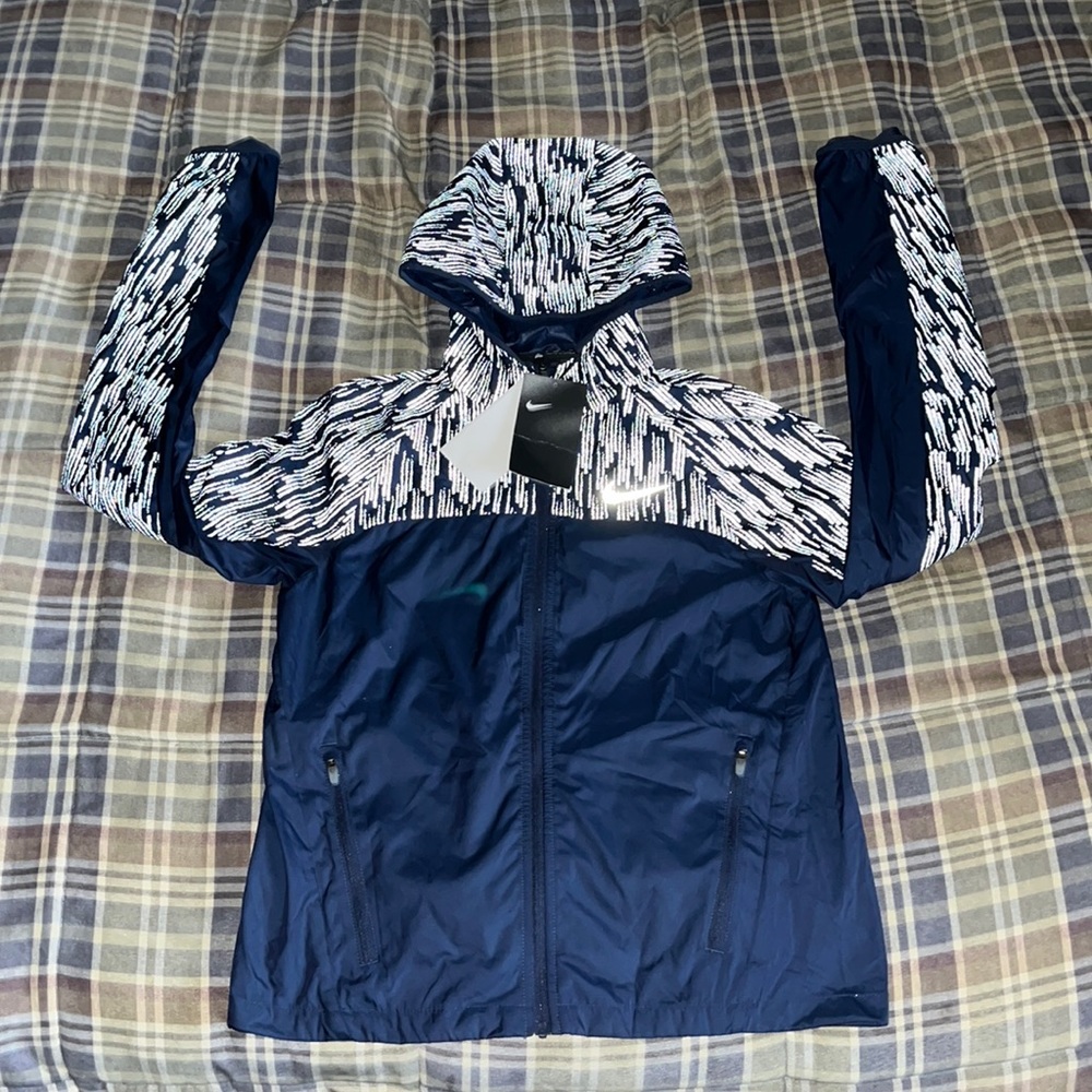 NWT Nike Running Reflective Windbreaker Jacket